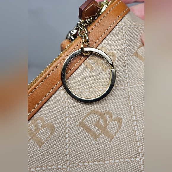*SOLD*Dooney & Bourke Signature Brown/Beige Wristlet Wallet Pouch Coin Keychain - Picture 8 of 15